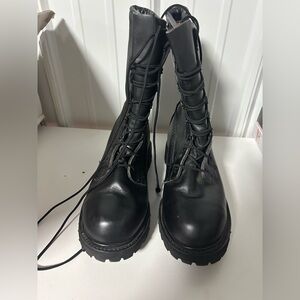 Vibrant women’s Black Lace-Up Combat Boots